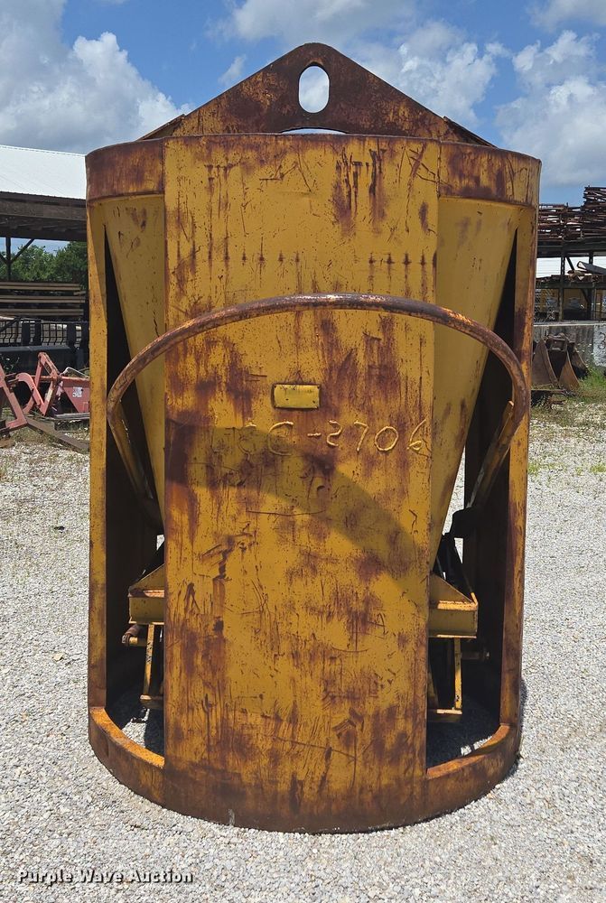 (2) Gar-Bro Equipment 460 D concrete buckets - EN3904