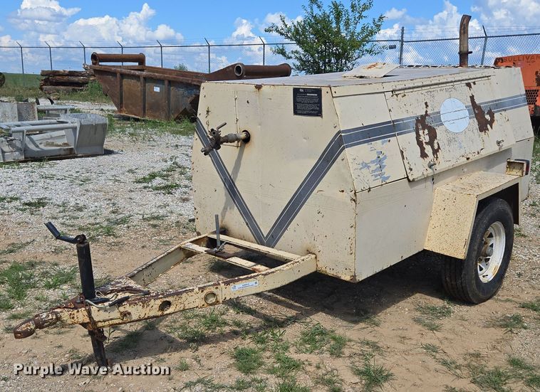 1993 LeROI International air compressor - EN3915