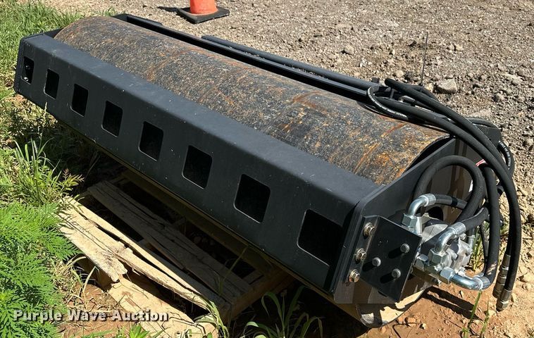 JCT Attachments skid steer roller - EN3956