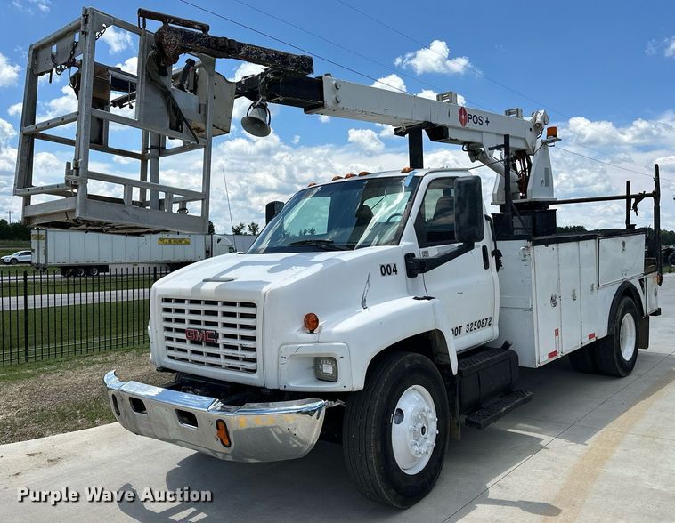 2005 GMC C7500 bucket truck - EN3967