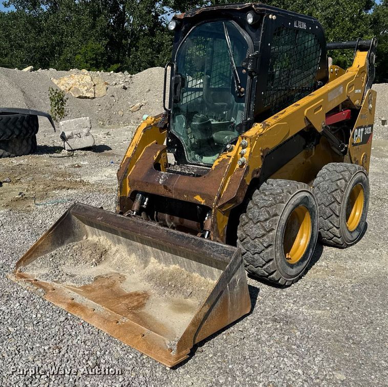 2016 Caterpillar 242D skid steer loader - EN4621