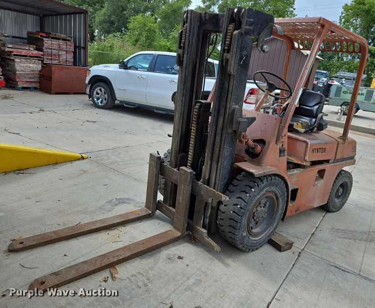 1983 Hyster forklift - EN8235