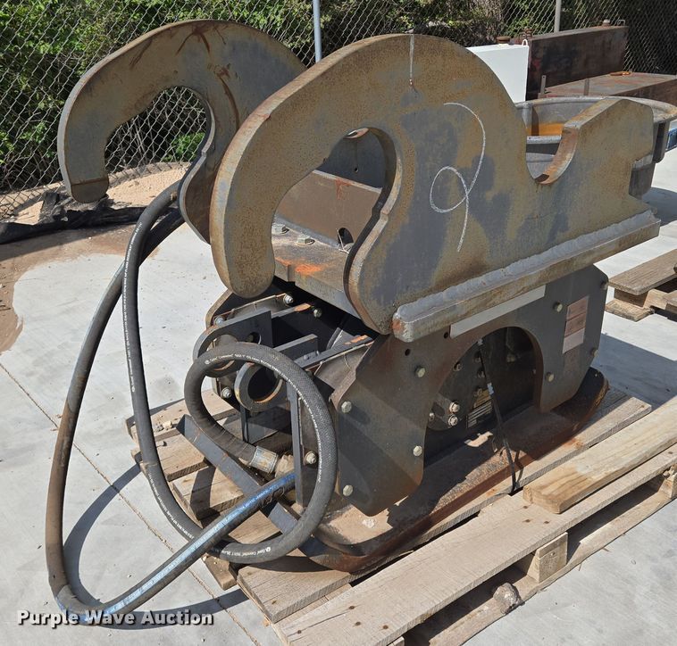 Indeco THC-130 plate compactor - EN8243