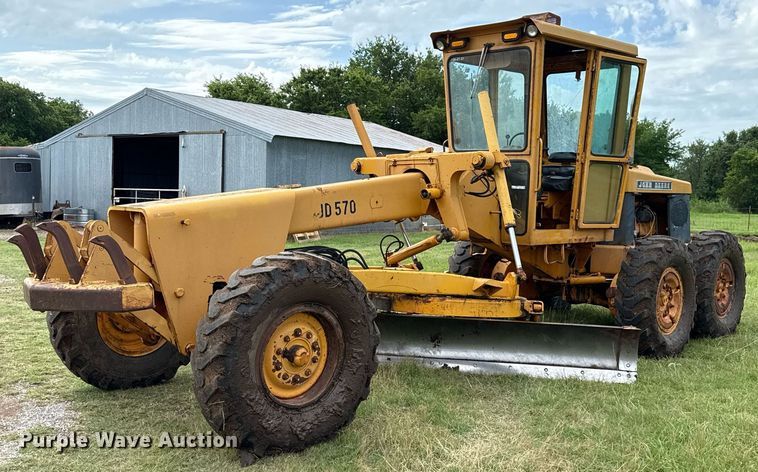 John Deere 570 motor grader - HI9256