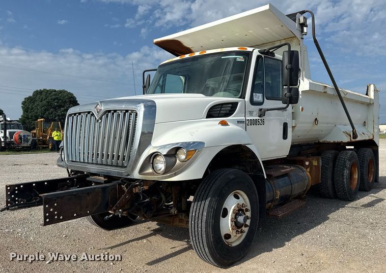 2008 International 7400 dump truck - DS3800