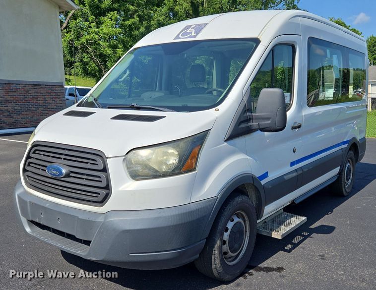 2016 Ford Transit 150 van - EC4327