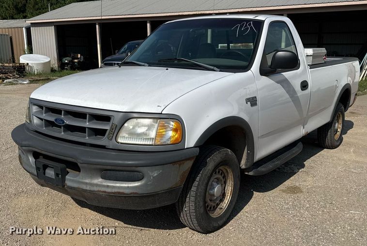 1998 Ford F150 pickup truck - ED4304