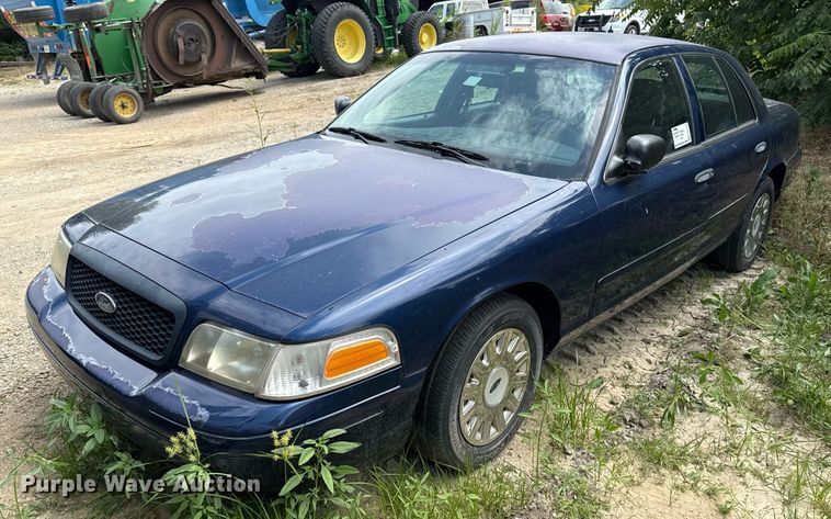 2003 Ford Crown Victoria Police Interceptor  - ED4319