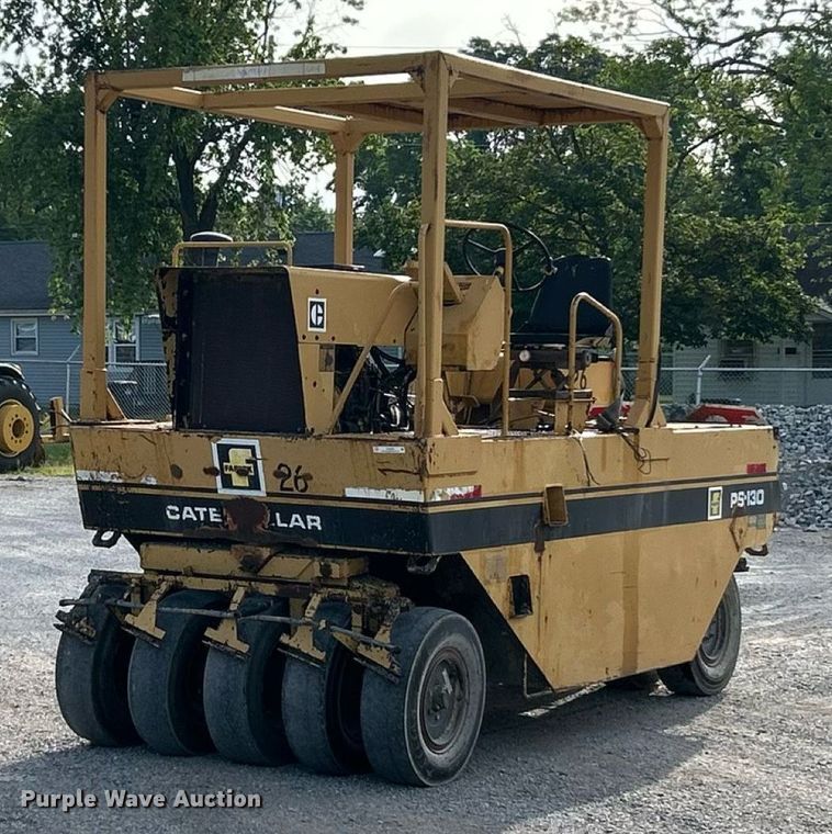 1987 Caterpiller PS-130 pneumatic roller - EK8326