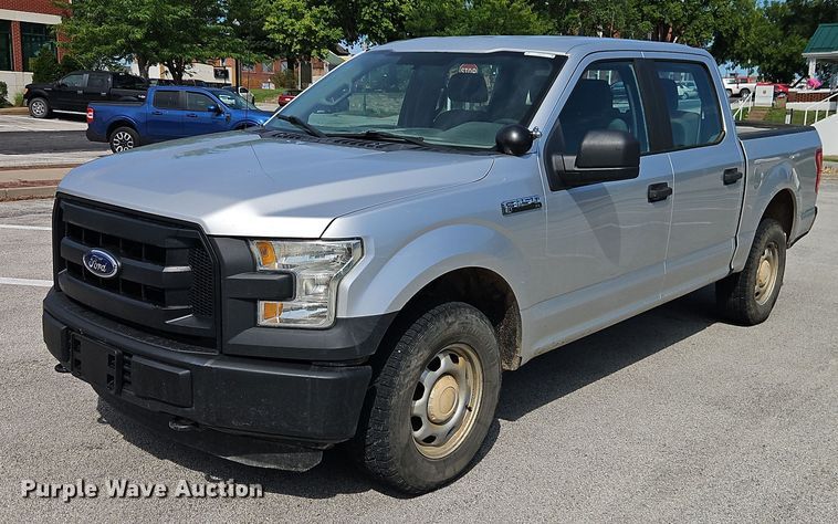 2015 Ford F150 SuperCrew pickup truck - EO4516