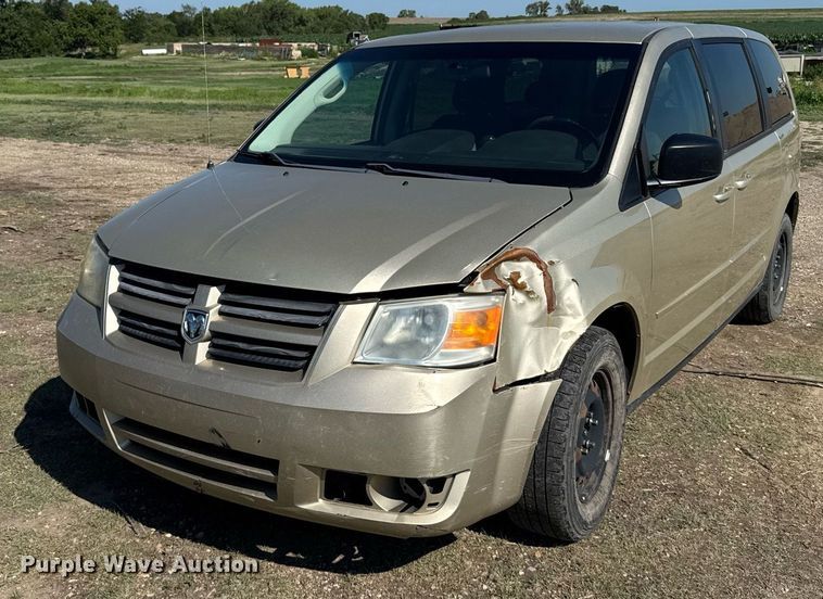 2010 Dodge Grand Caravan van - ER2107
