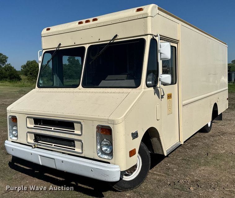 1991 Chevrolet P30 delivery truck - ER2111
