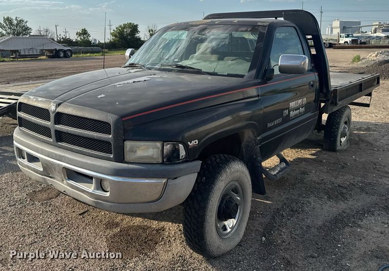 1996 Dodge Ram 2500 flatbed pickup truck - ER2132