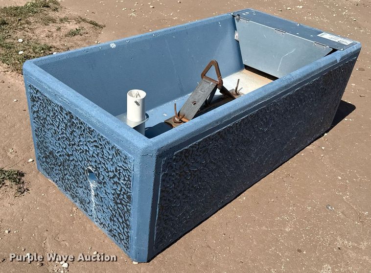 Johnson  water trough - DK6961