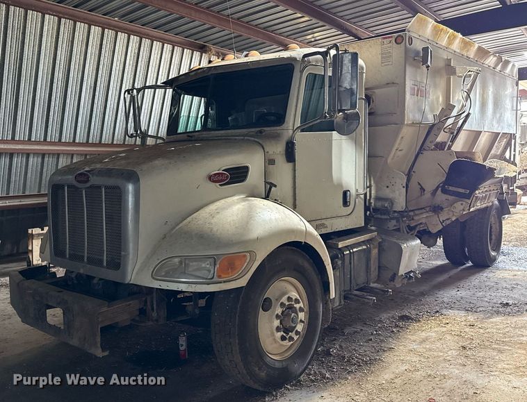 2013 Peterbilt 337 feed mixer truck - DK6991