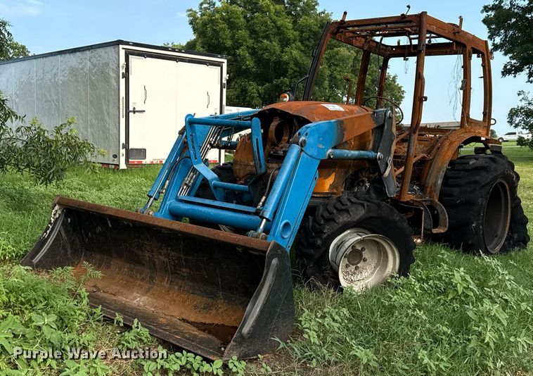 2017 LS XR4145H MFWD tractor - DW5143