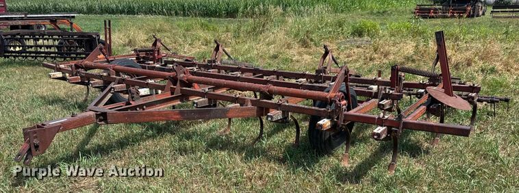 International field cultivator - DY0302