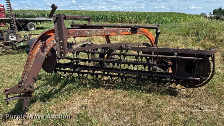 New Idea 403 Hay rake - DY0303