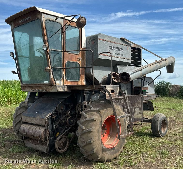Gleaner F combine - DY0308