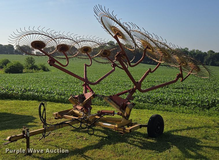 New Holland hay rake - EF1769