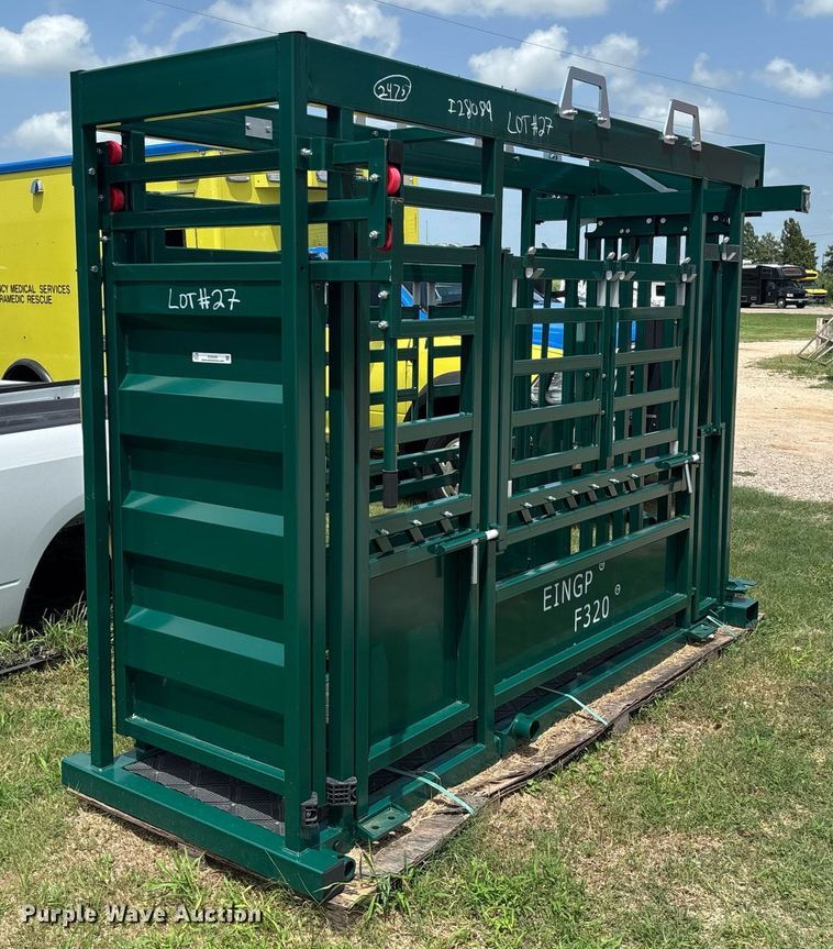EINGP  F320 livestock squeeze chute - EQ4046