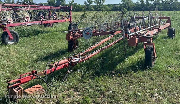 Gehl 520 hay rake - ER2121