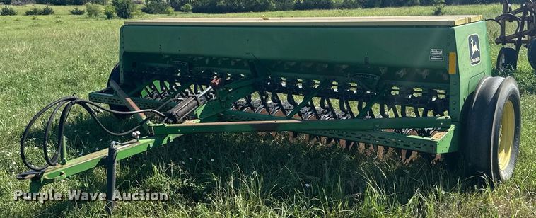 John Deere 8300 grain drill - ER2126
