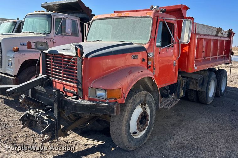 1997 International 4900 dump truck - ER8369