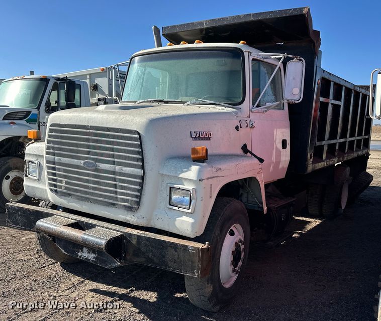 1994 Ford L7000 dump truck - ER8370