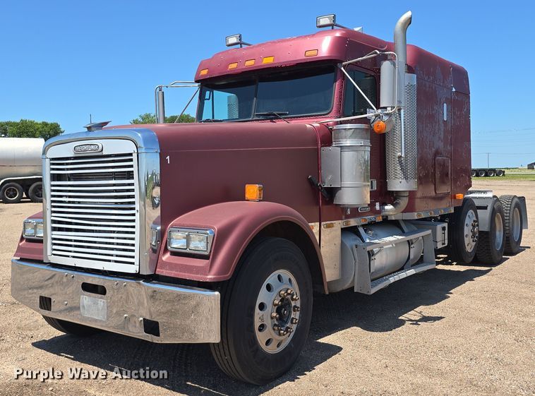 1998 Freightliner FLD120 semi truck - DR3869