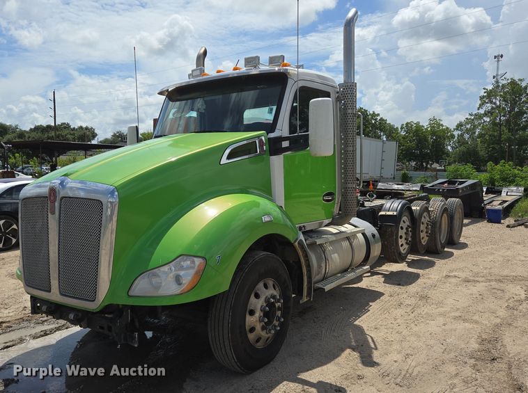 2020 Kenworth T880 semi truck - DT4951