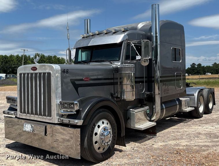 2002 Peterbilt 379 semi truck - DW7160