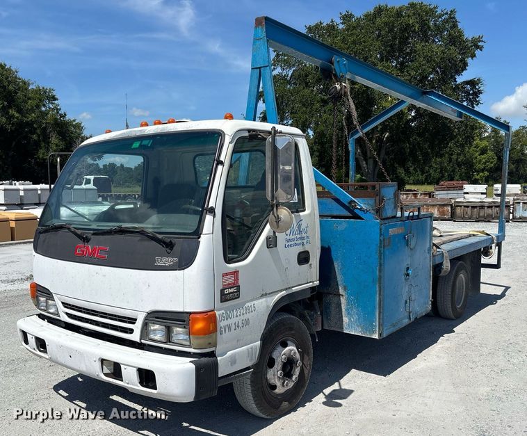 2005 GMC W4500 flatbed truck - EC3740