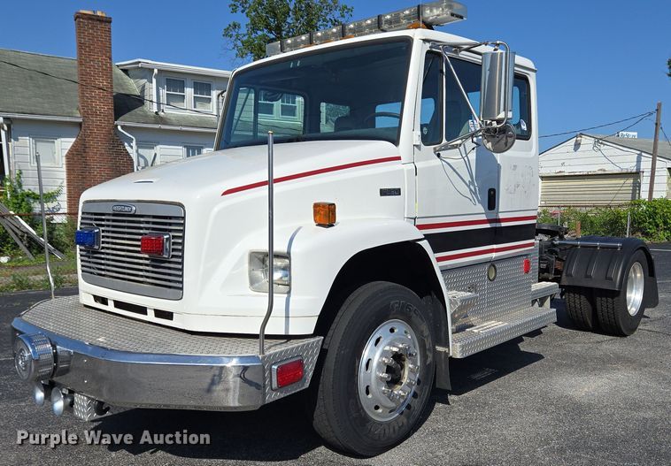 2000 Freightliner FL80 semi truck - EC4299