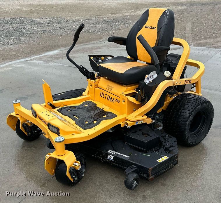 2019 Cub Cadet Ultima ZT3 ZTR lawn mower - DF8626