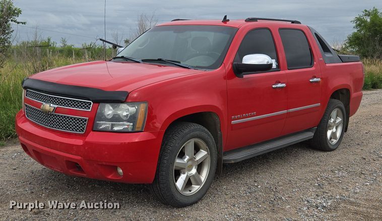 2010 Chevrolet Avalanche LTZ  Crew Cab pickup truck - DR3883
