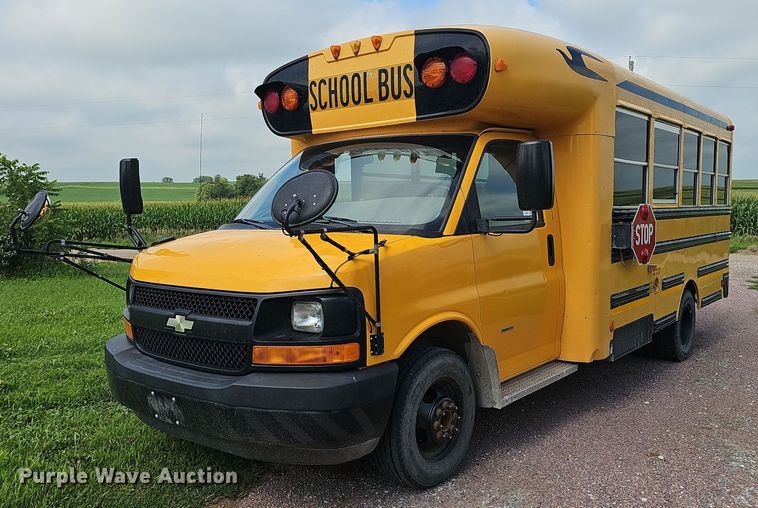 2009 Chevrolet Express school bus - DR3914