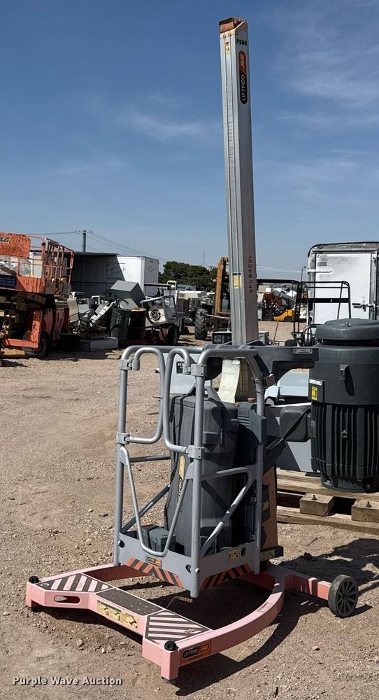 JLG Scissor or Vertical Lift For Sale Near Casa Grande, Arizona