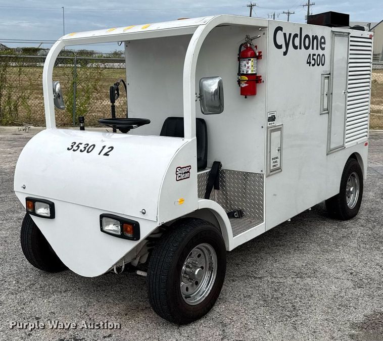 2011 Nilfisk-Advance Cyclone 4500 4WS surface cleaner - DX5643