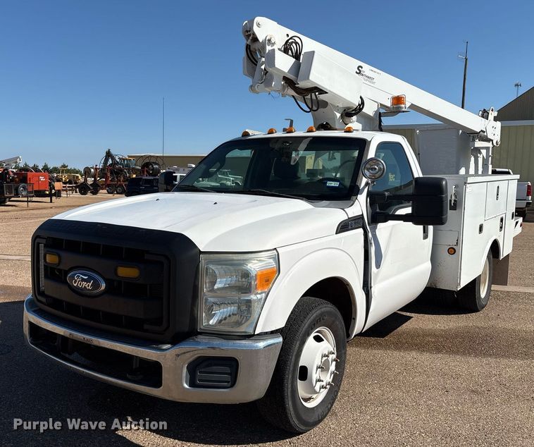 2011 Ford F350 Super Duty bucket truck - DX8005