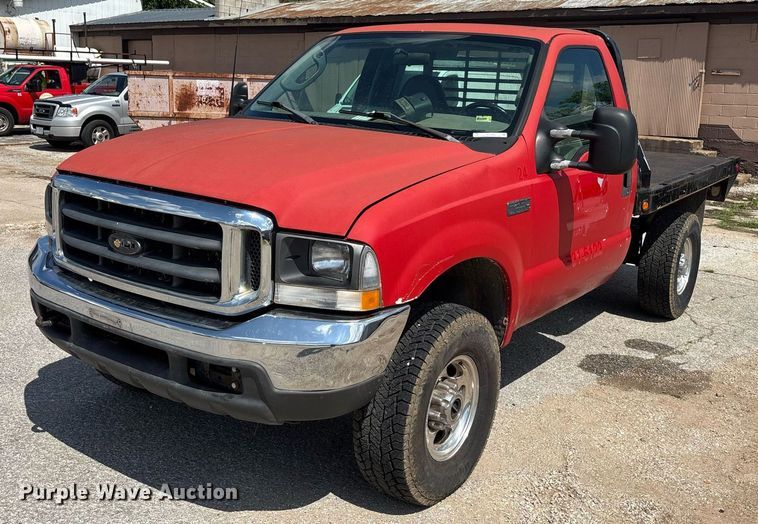 2003 Ford F250 flatbed pickup truck - DY0360
