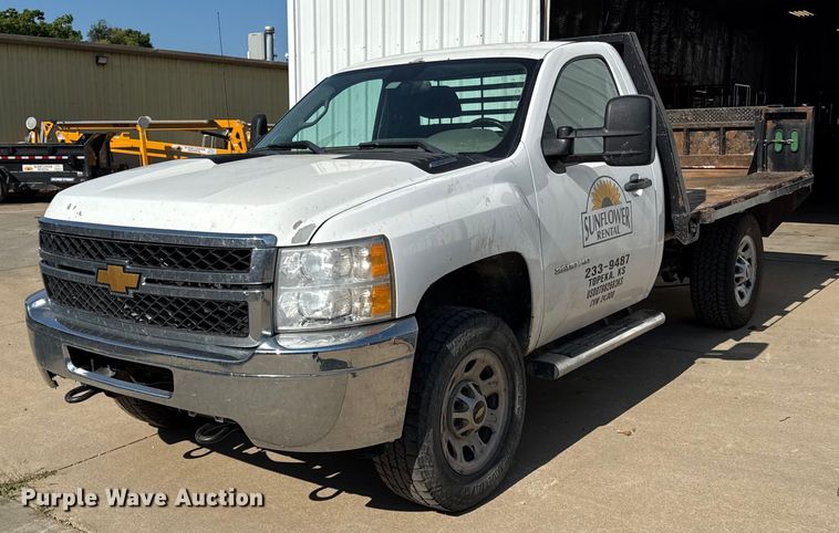 2014 Chevrolet Silverado 3500HD flatbed pickup truck - DZ1479