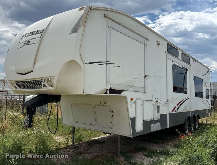 2009 Keystone Fuzion 39309 camper - DZ8687