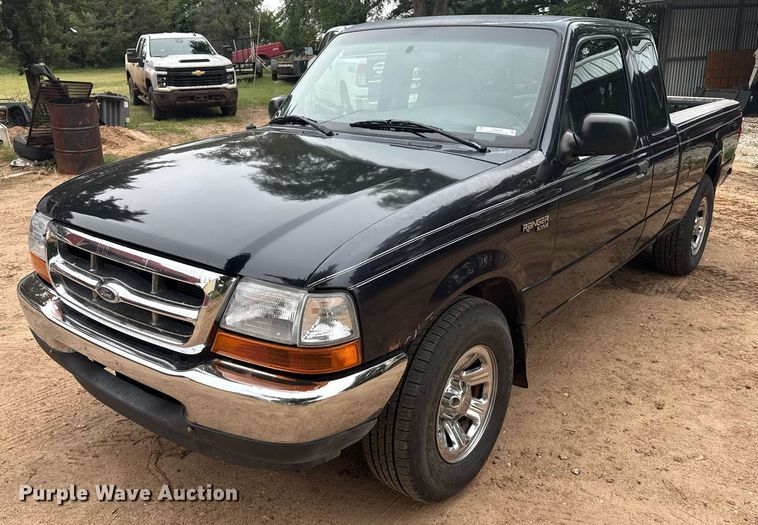 2000 Ford Ranger SuperCab pickup truck - DZ8709