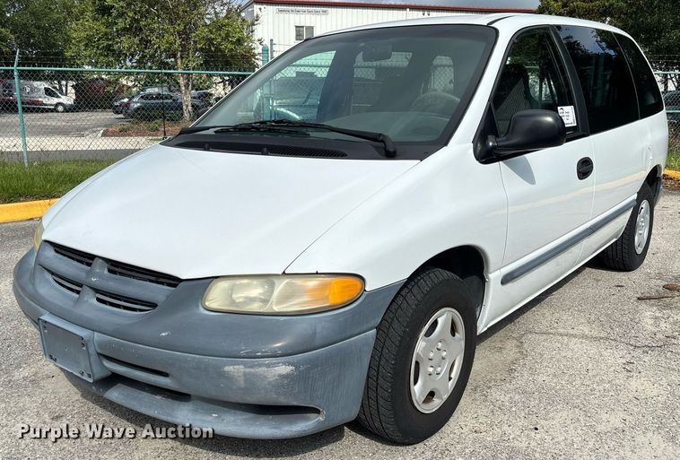 2000 Dodge Caravan van - EC3730