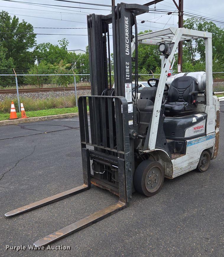 2015 UniCarriers CFS40 forklift - EC4308