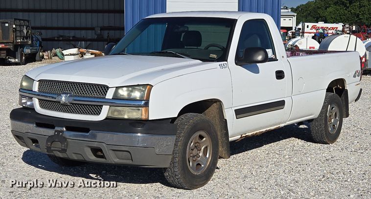2003 Chevrolet Silverado 1500 pickup truck - ED2133