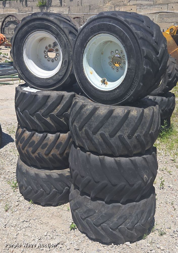 (8) 13x15.50-15 tires and wheels - EF1707
