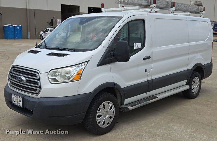 2016 Ford Transit 250 van - EF1761
