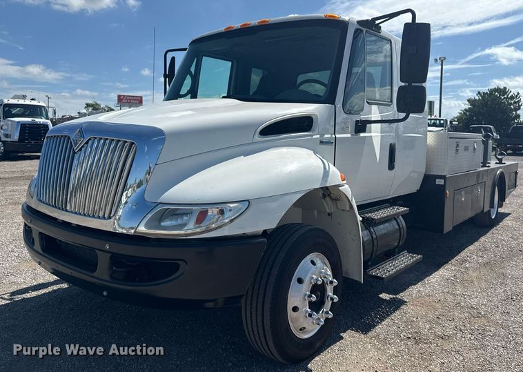 2008 International 4300 Ext. Cab flatbed truck - EG5960
